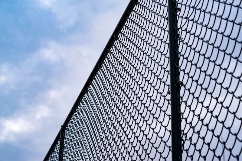Diamond Mesh Fence Service detail